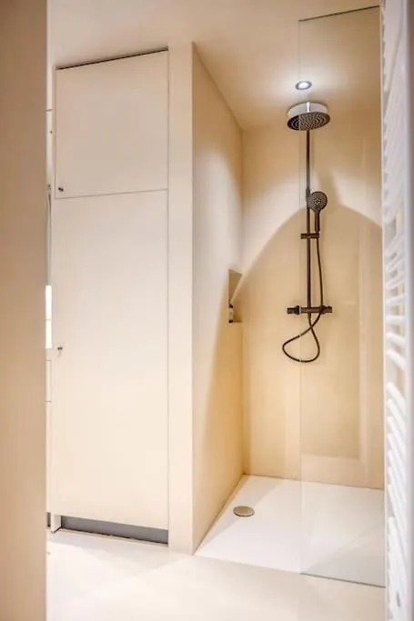 Charming Attic Studio In Γάνδη 0*,