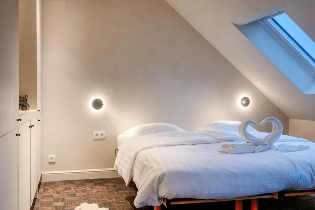 Charming Attic Studio In Γάνδη